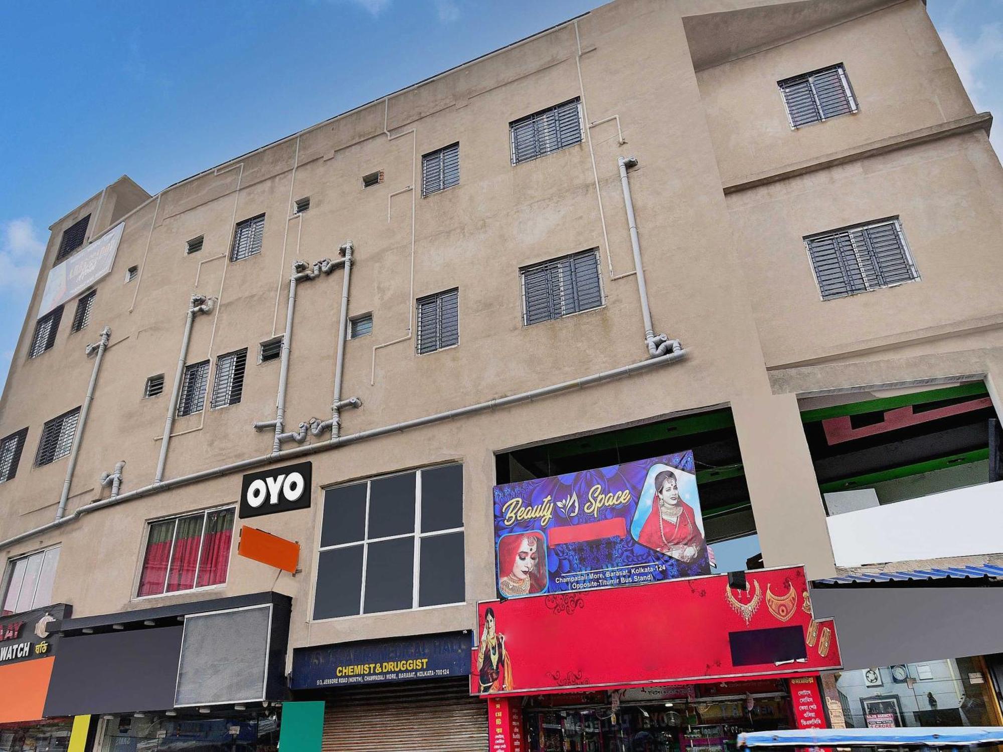 Super Hotel O Royal Empire Calcutta Eksteriør billede